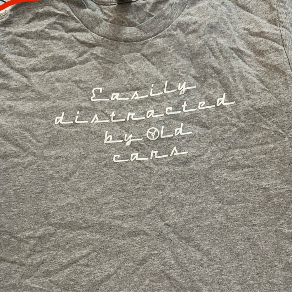 Size small easily distracted by old cars grey tshirt